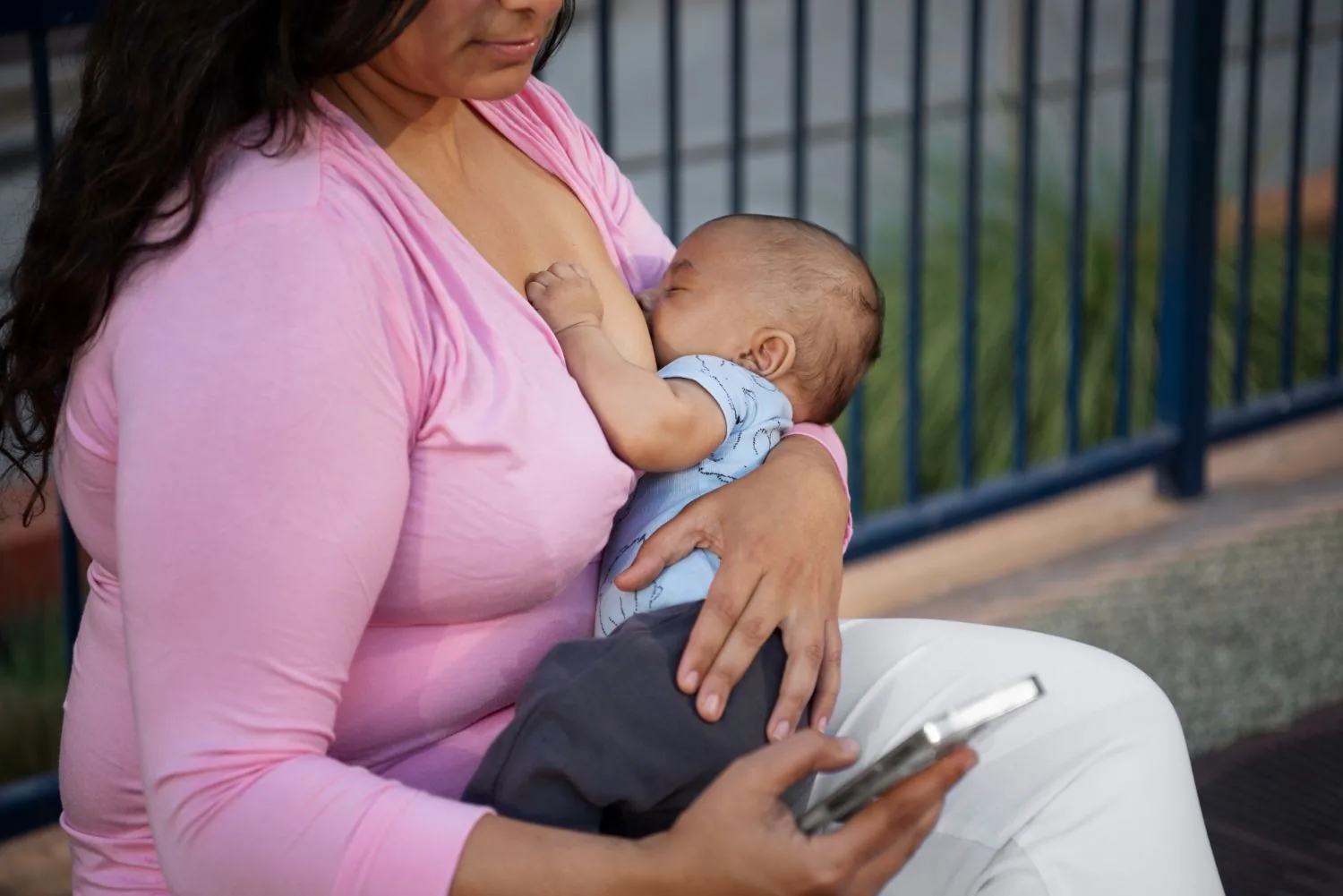Fim da carência faz pedidos de salário-maternidade dispararem no INSS
